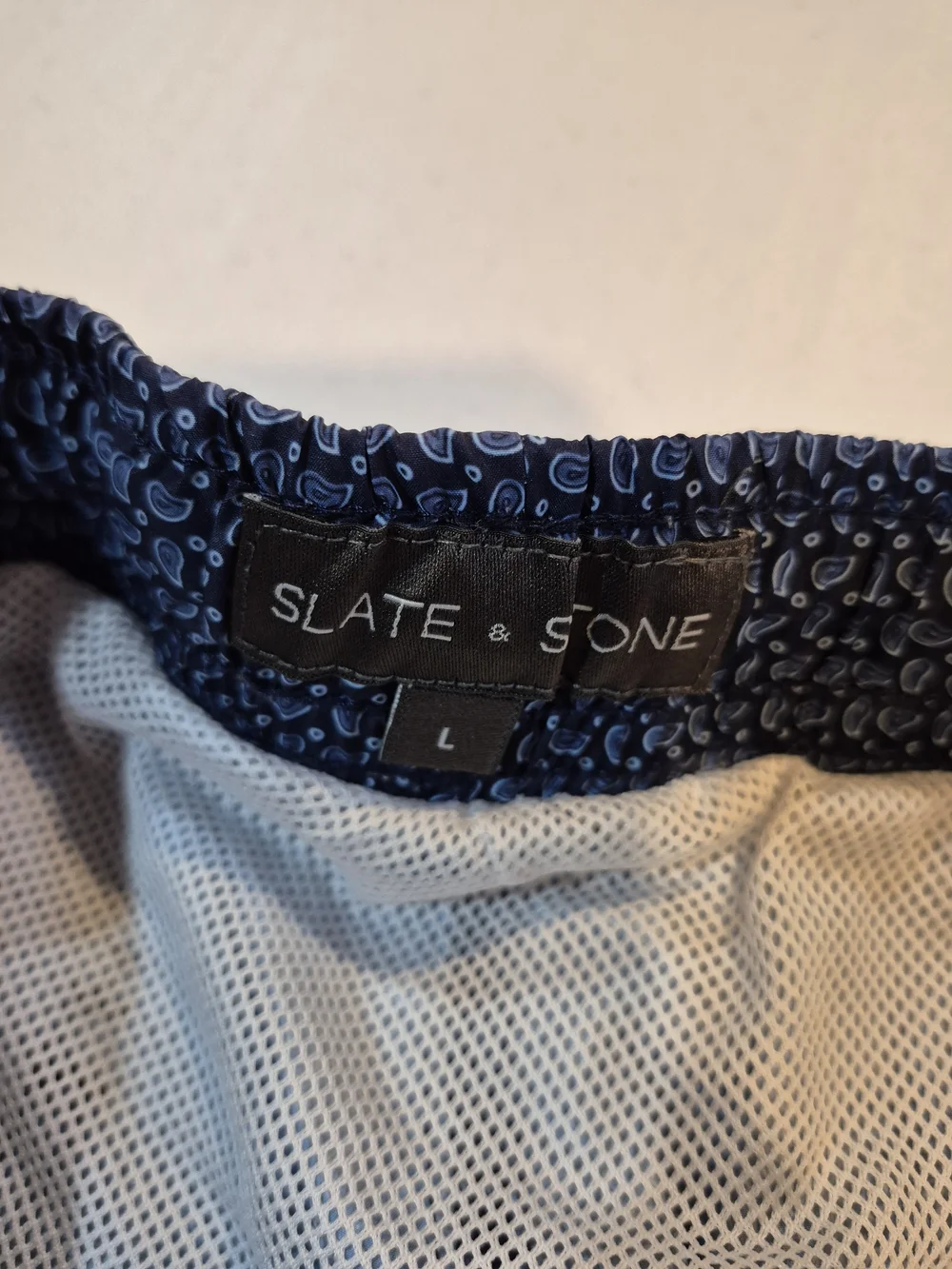 Slate & Stone Navy Paisley-Print Swim Trunks 4804